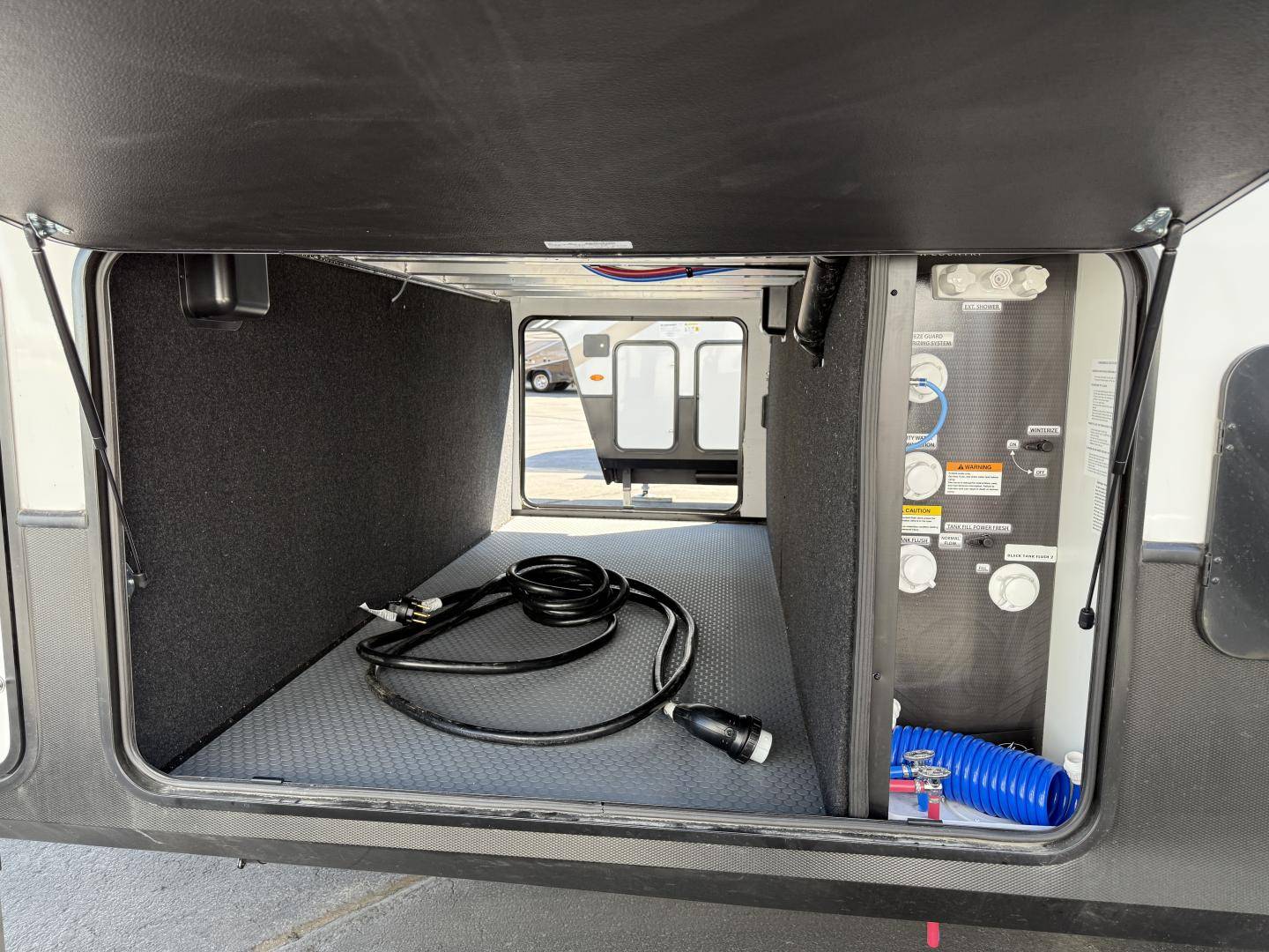 2025 Keystone RV 2025 Keystone RV Montana High Country - thumbnail 15