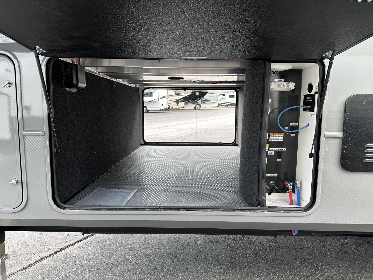 2025 Keystone RV 2025 Keystone RV Montana - thumbnail 10