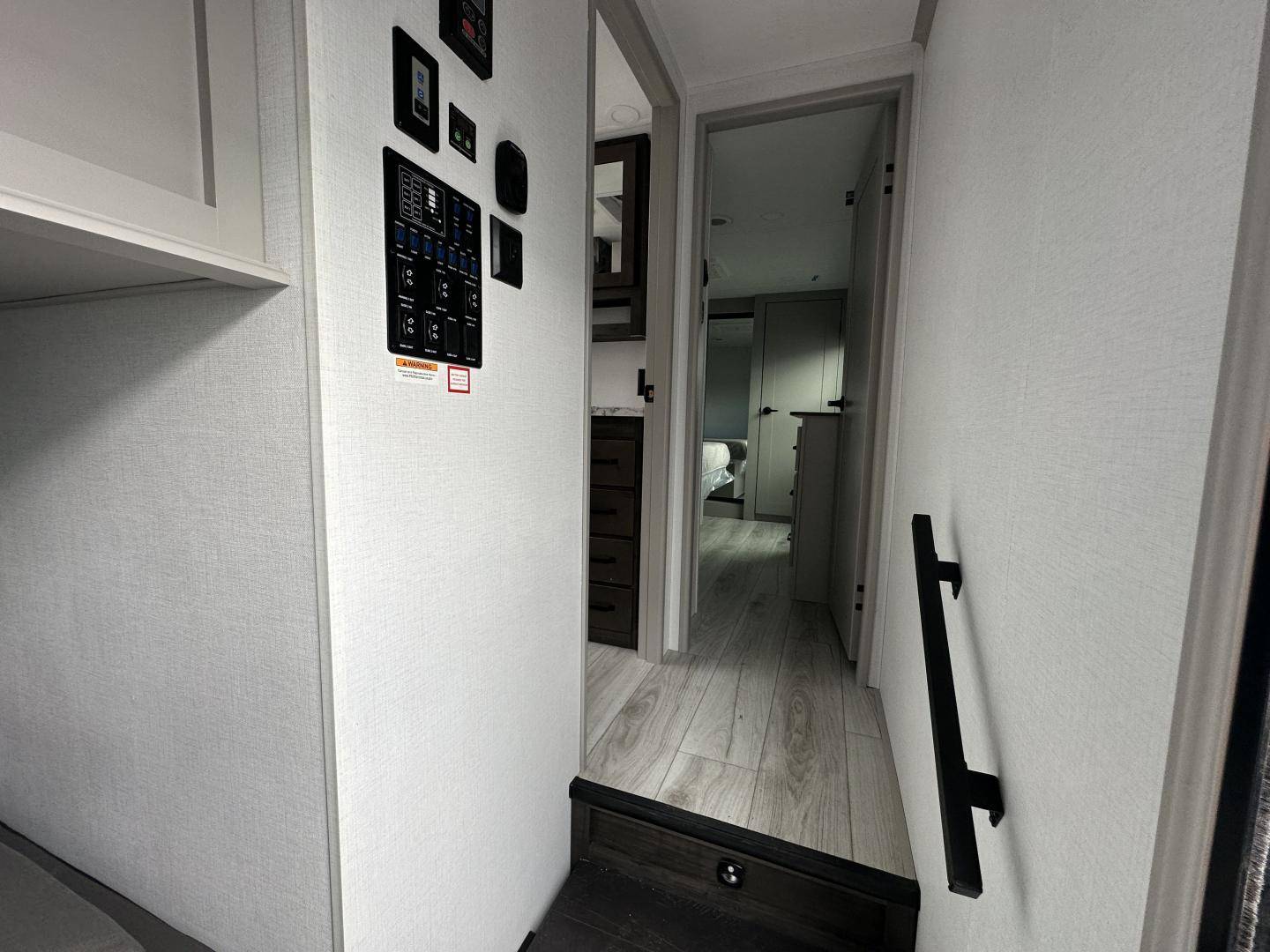 2025 Keystone RV 2025 Keystone RV Montana - thumbnail 13