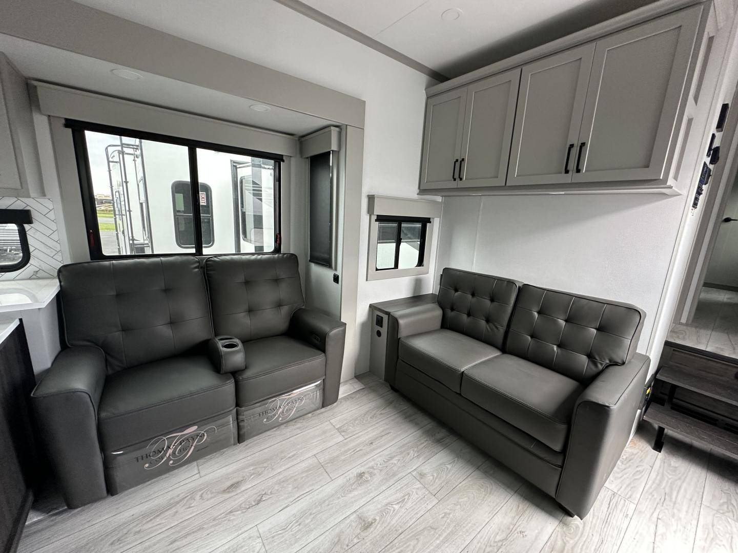 2025 Keystone RV 2025 Keystone RV Montana - thumbnail 15