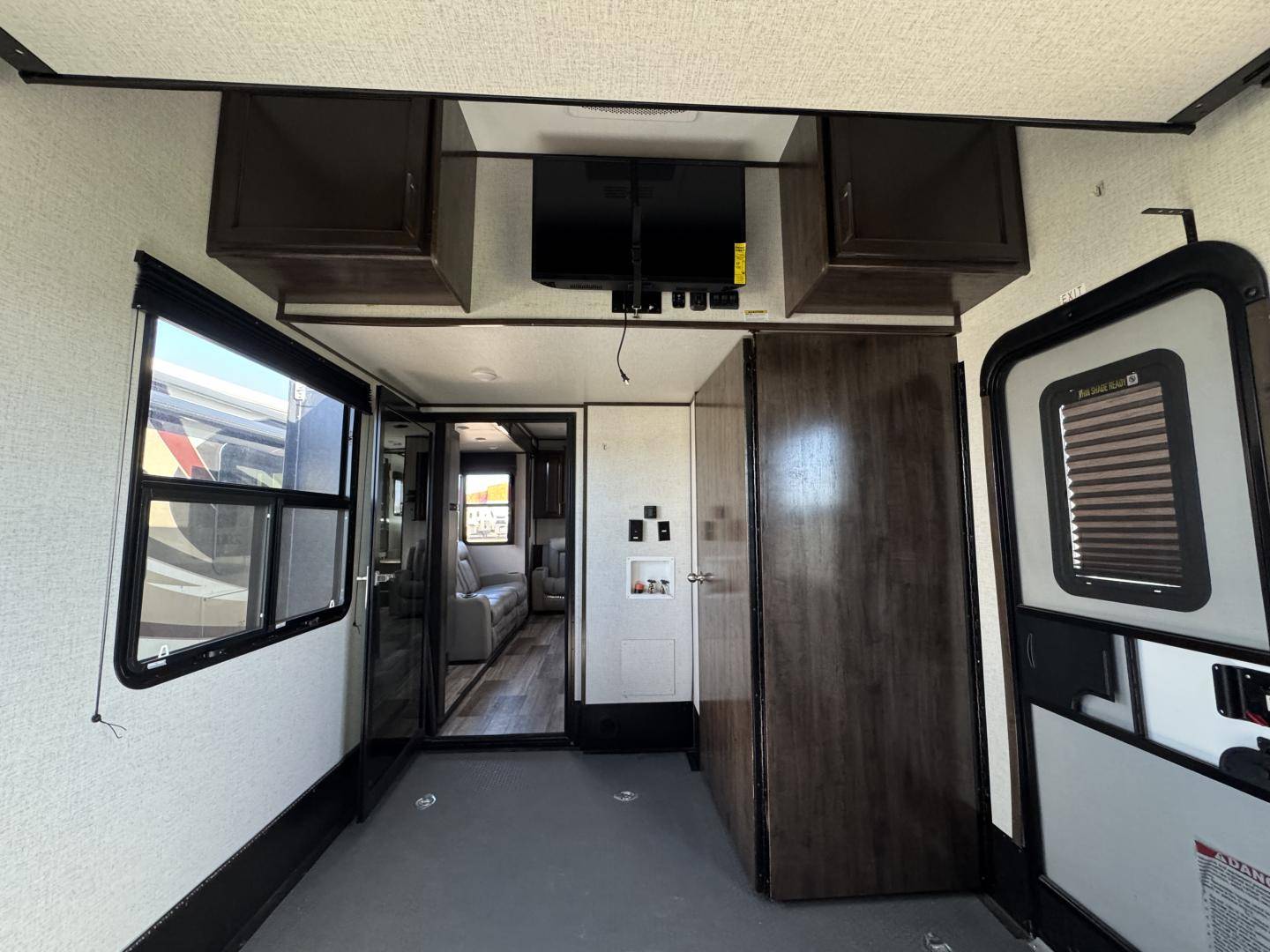 2022 Keystone RV 2022 Keystone RV Voltage - thumbnail 11