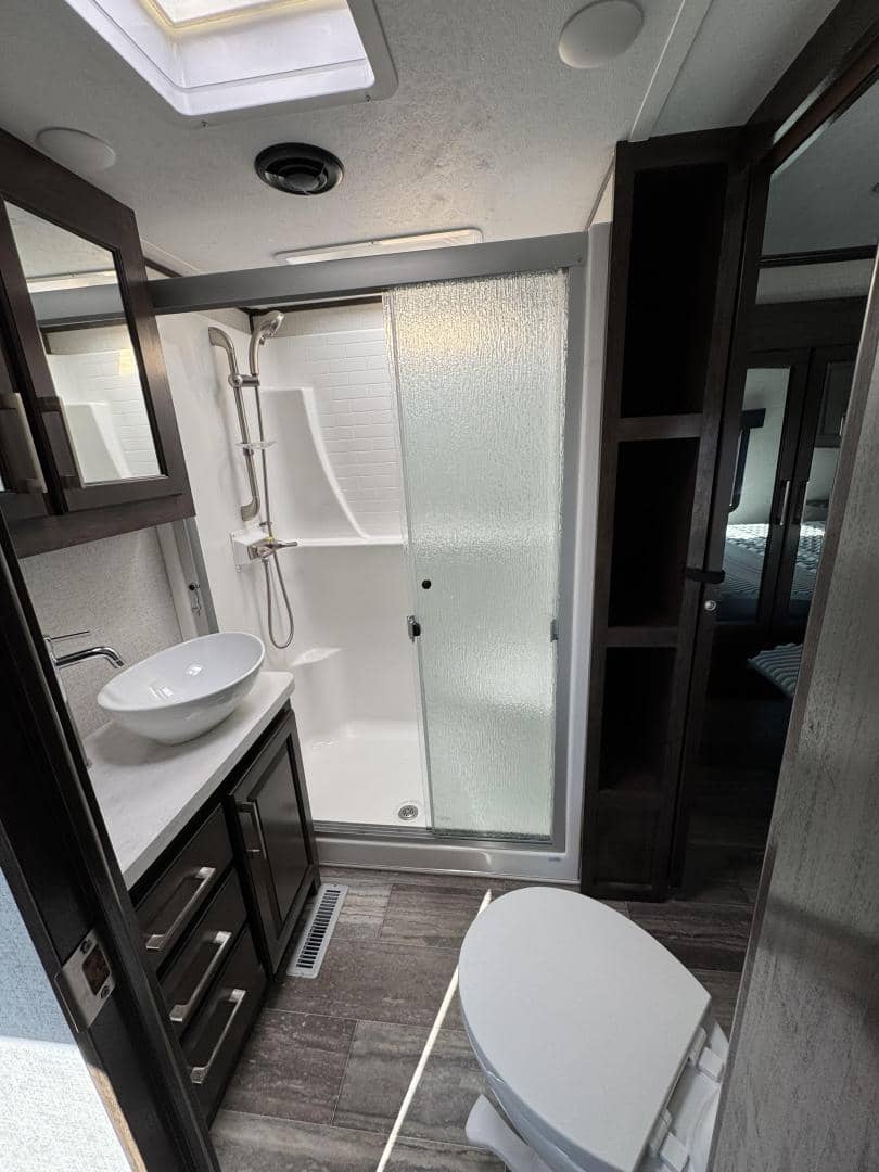 2022 Keystone RV 2022 Keystone RV Voltage - thumbnail 13