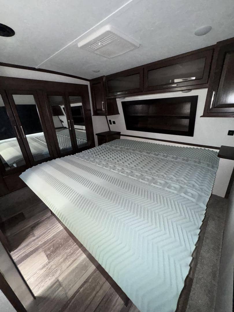 2022 Keystone RV 2022 Keystone RV Voltage - thumbnail 15