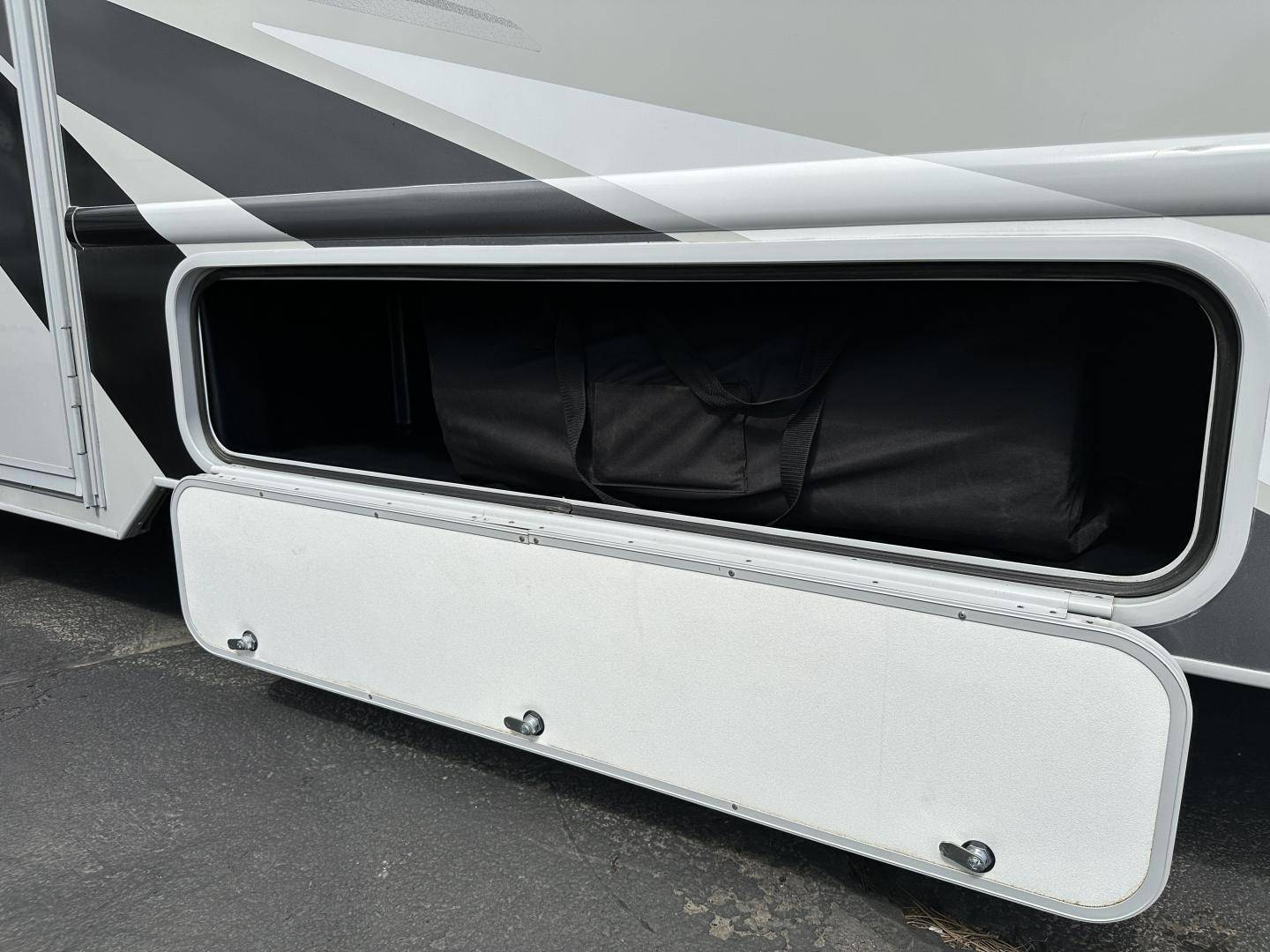 2023 Thor Motor Coach 2023 Thor Motor Coach Quantum - thumbnail 16