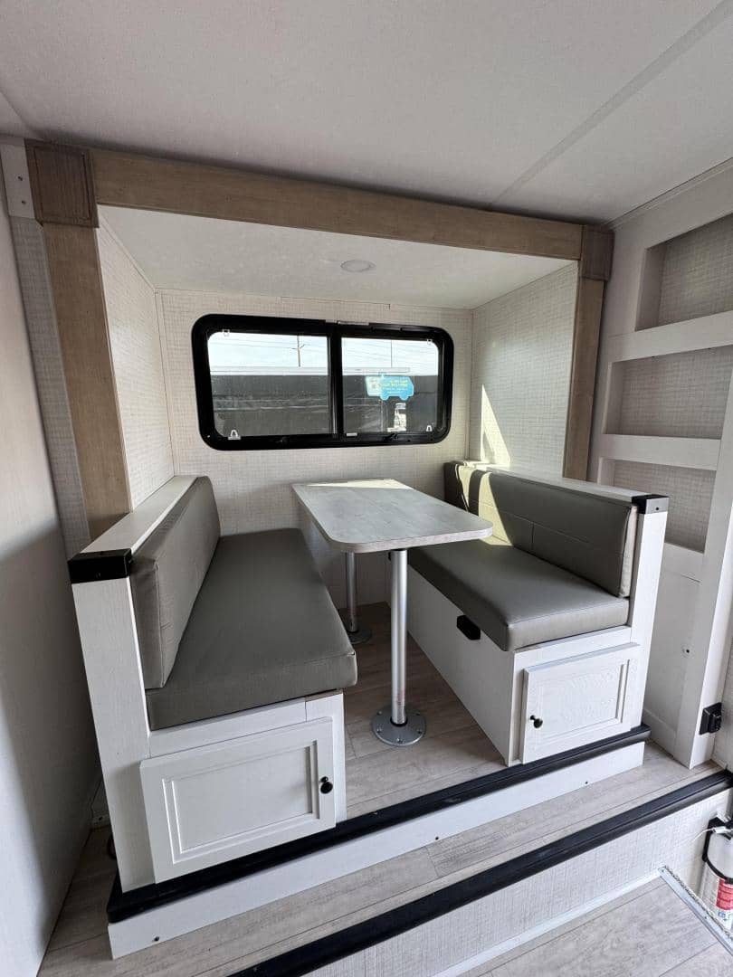 2025 Palomino 2025 Palomino Backpack Truck - thumbnail 8