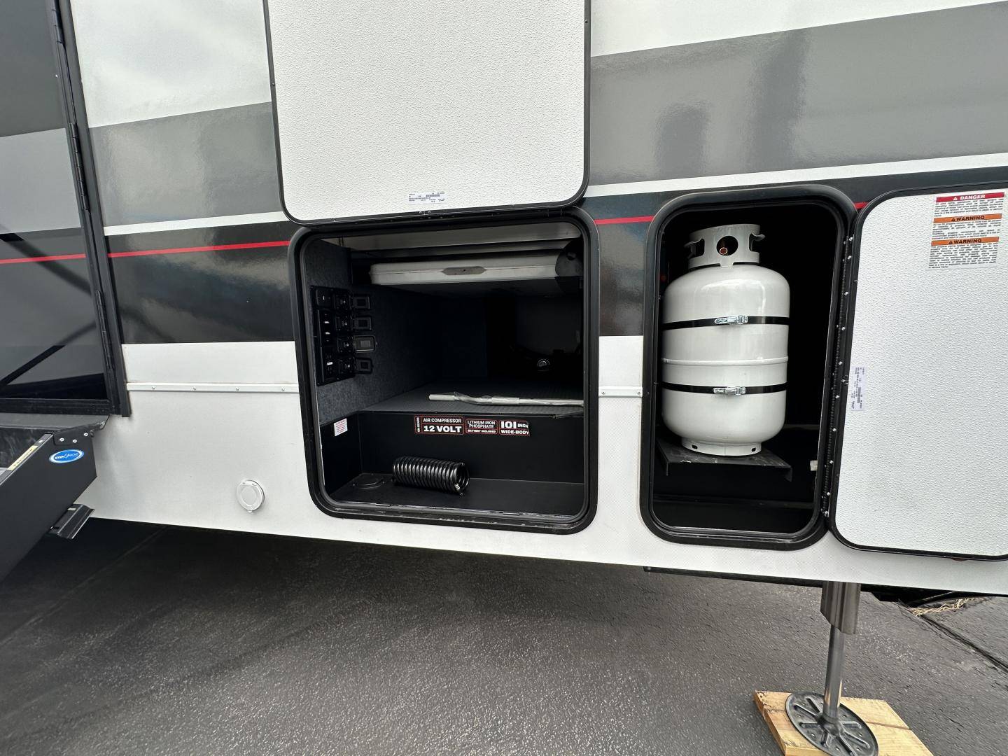 2025 Alliance RV 2025 Alliance RV Valor - thumbnail 6