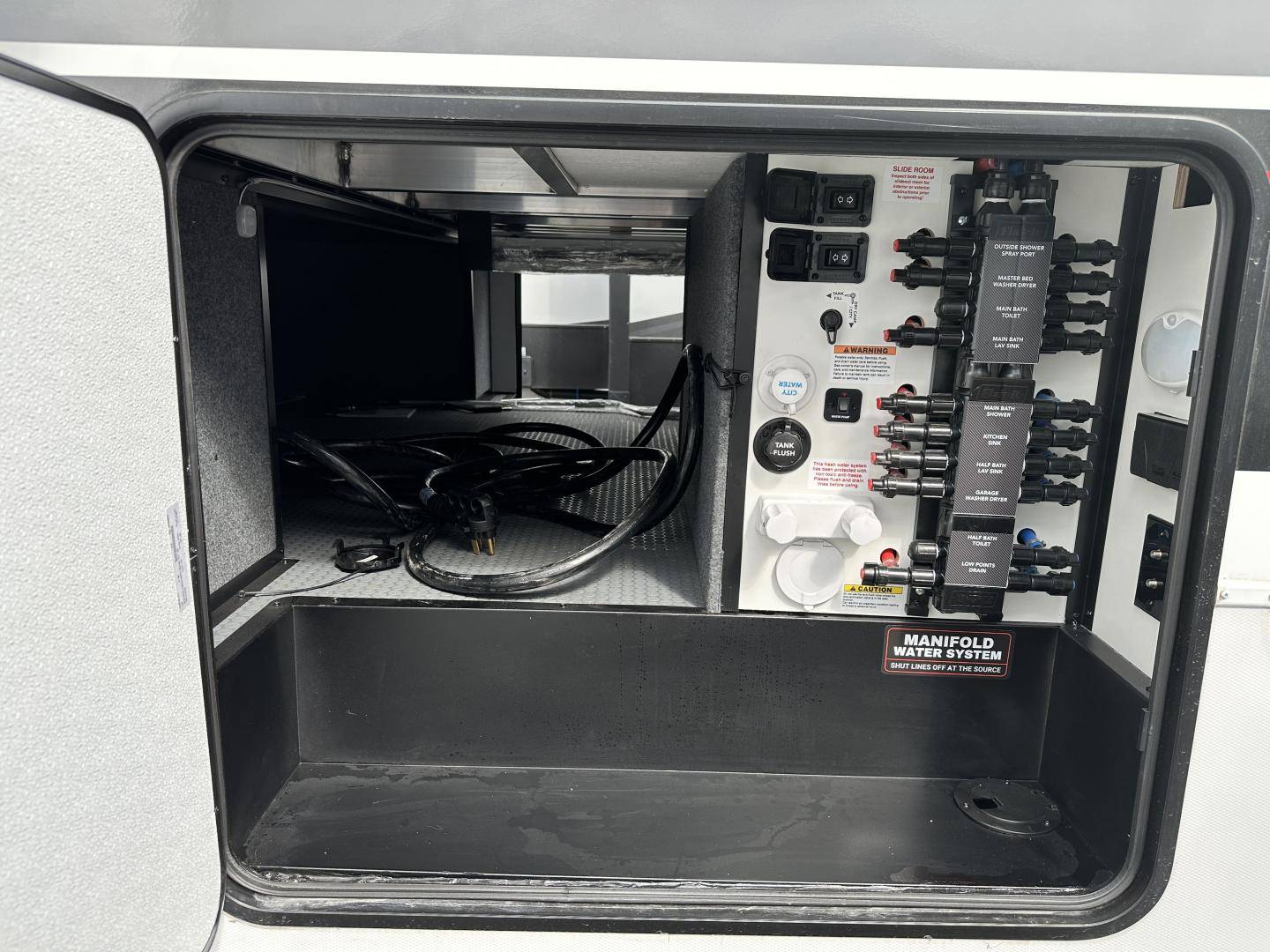 2025 Alliance RV 2025 Alliance RV Valor - thumbnail 11