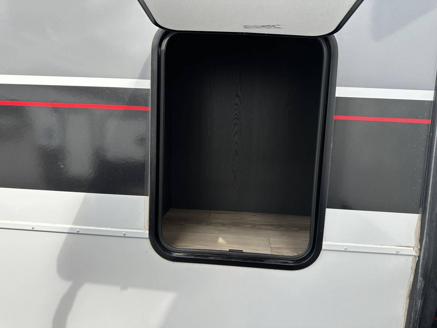 2025 Alliance RV 2025 Alliance RV Valor - thumbnail 12