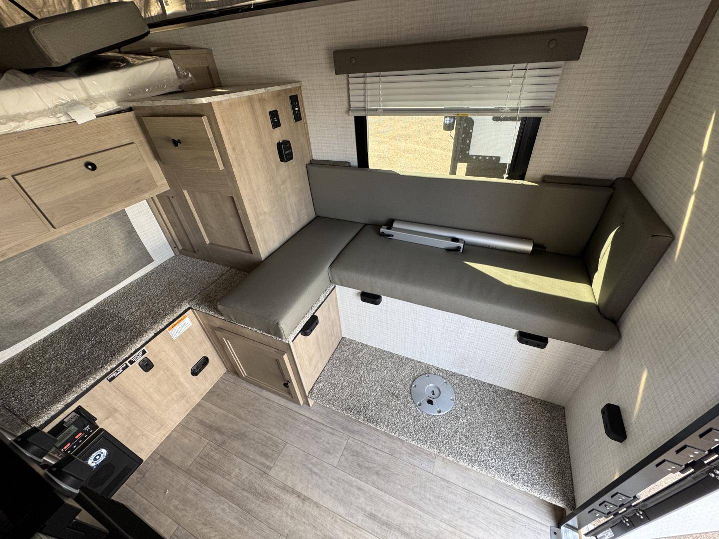 2025 Palomino 2025 Palomino Backpack Truck - thumbnail 8