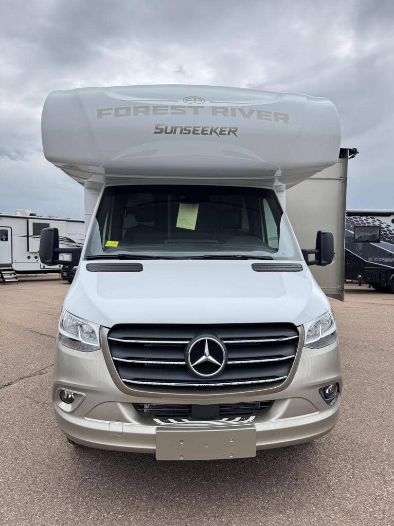 2025 Forest River RV 2025 Forest River RV Sunseeker - thumbnail 1