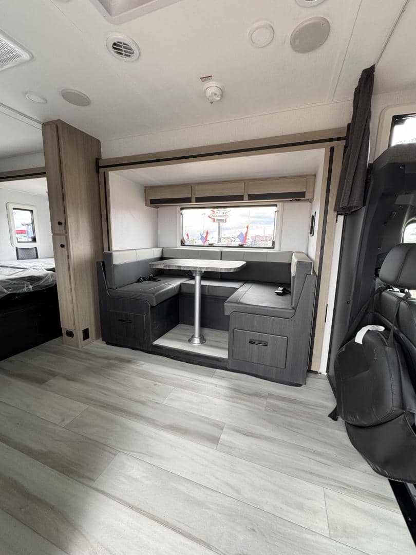 2025 Forest River RV 2025 Forest River RV Sunseeker - thumbnail 7