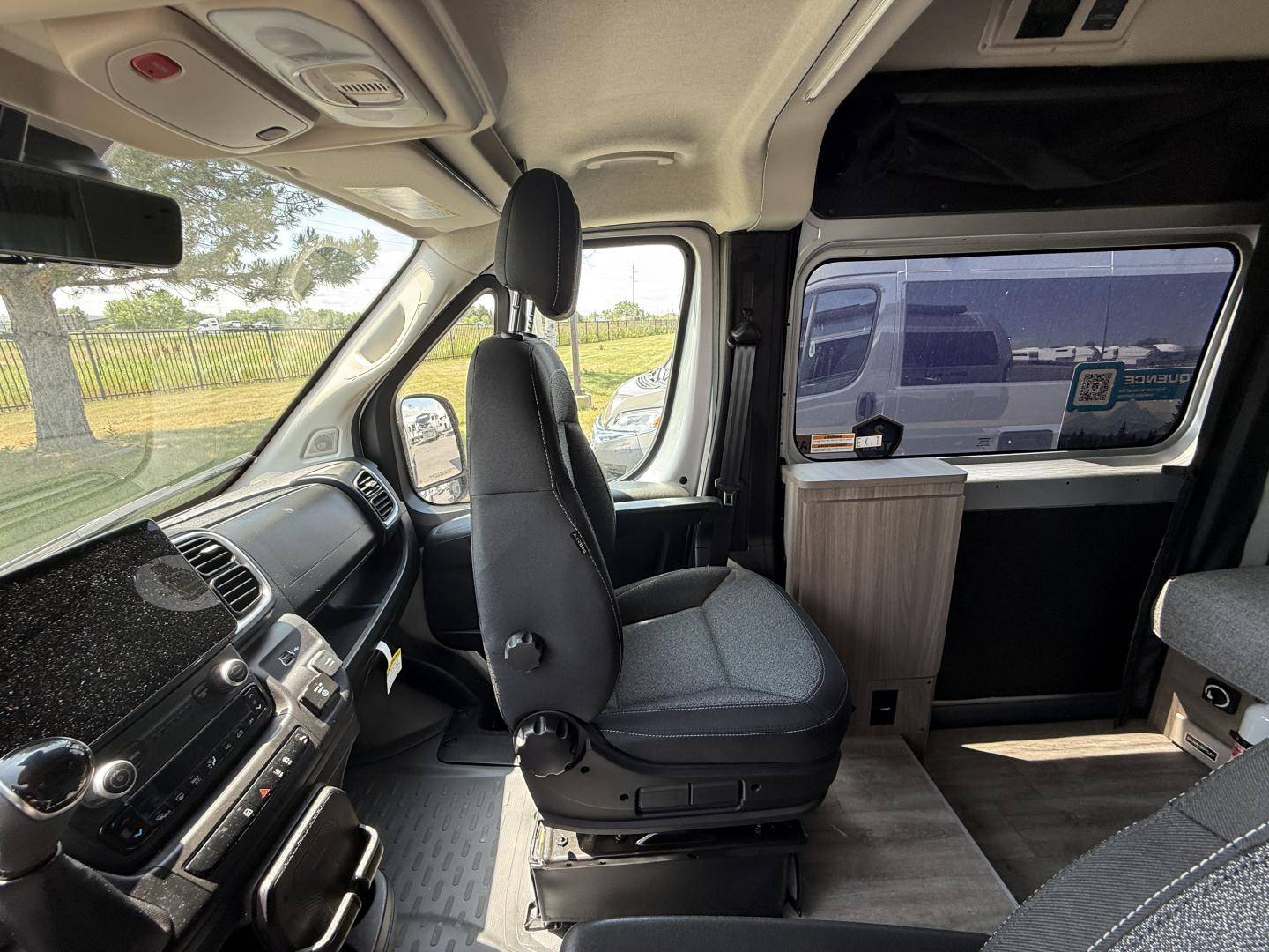 2026 Thor Motor Coach 2026 Thor Motor Coach Sequence - thumbnail 9