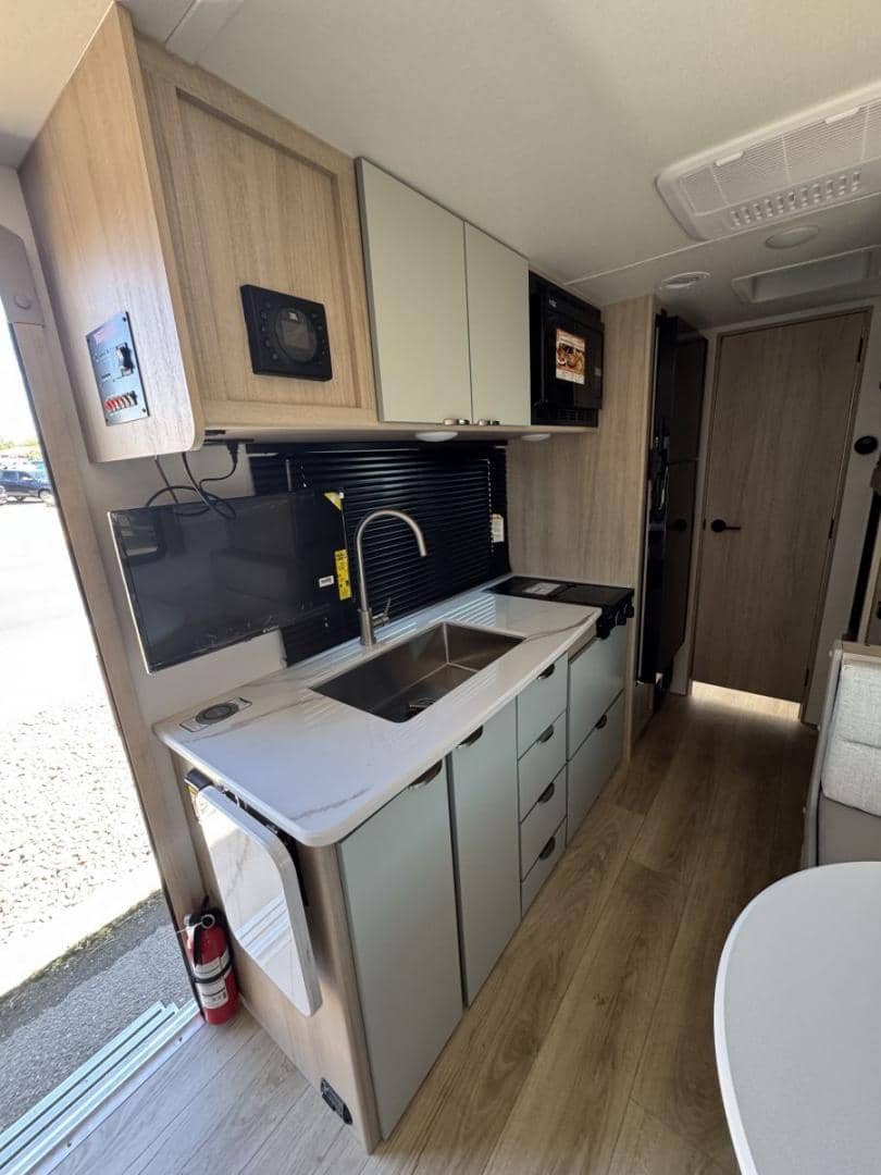 2025 Winnebago 2025 Winnebago Micro - thumbnail 7
