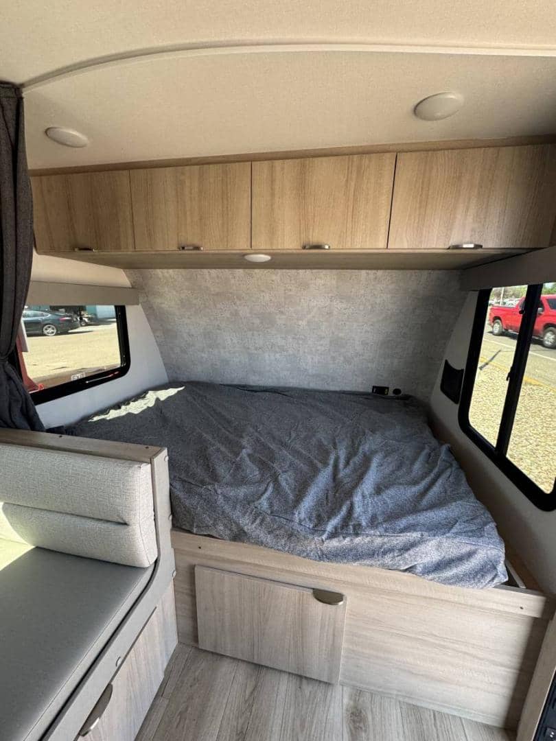 2025 Winnebago 2025 Winnebago Micro - thumbnail 8