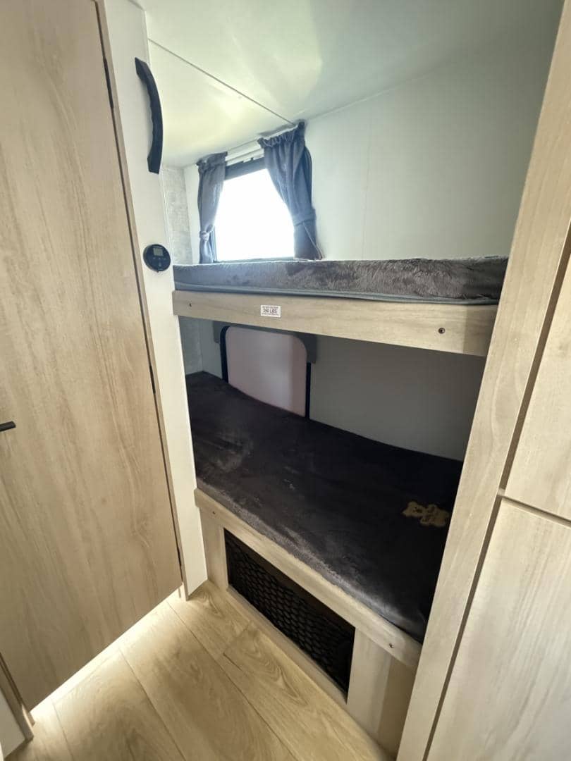 2025 Winnebago 2025 Winnebago Micro - thumbnail 9