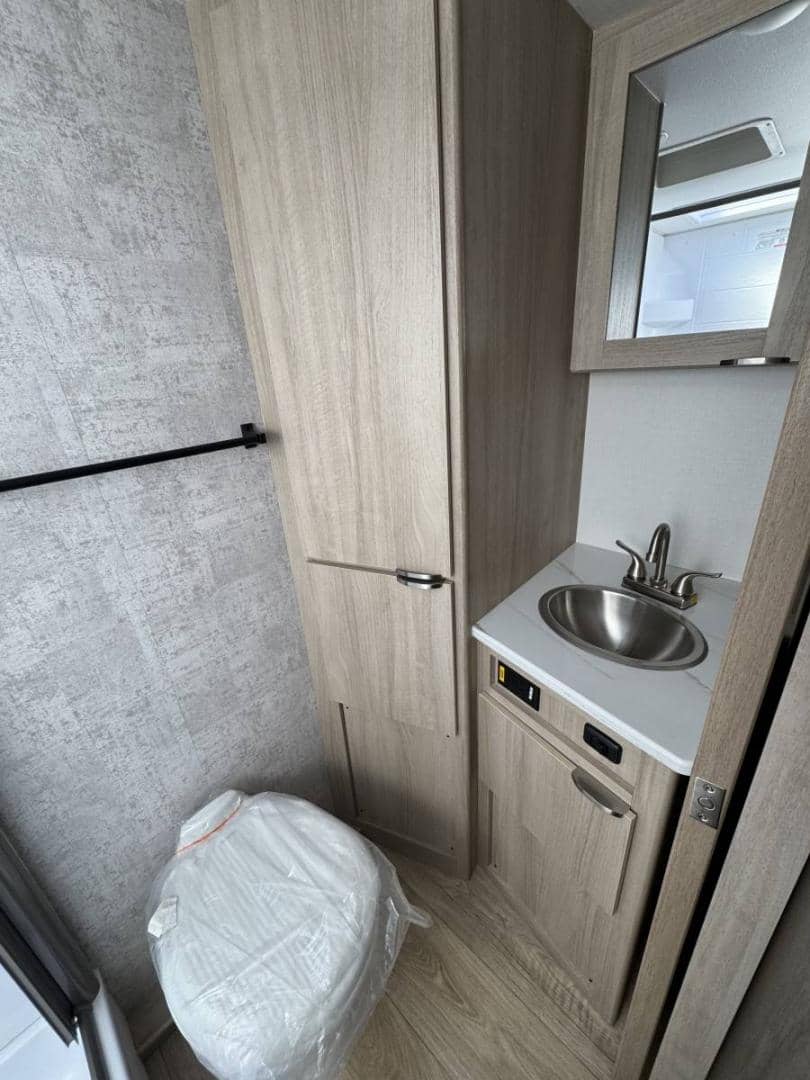 2025 Winnebago 2025 Winnebago Micro - thumbnail 11