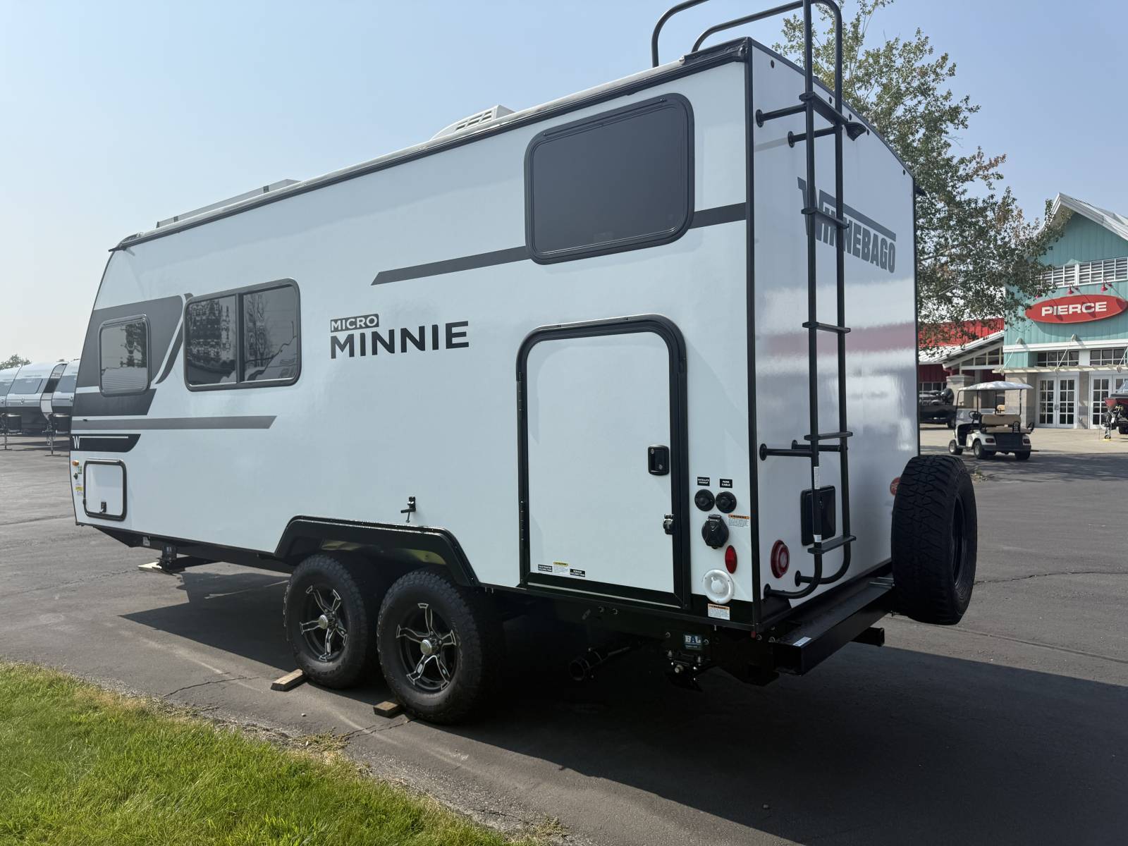 2025 Winnebago 2025 Winnebago Micro - thumbnail 4