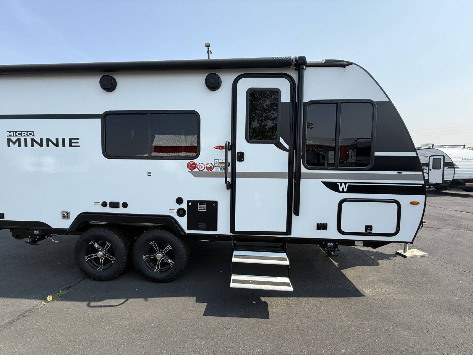 2025 Winnebago 2025 Winnebago Micro - thumbnail 9