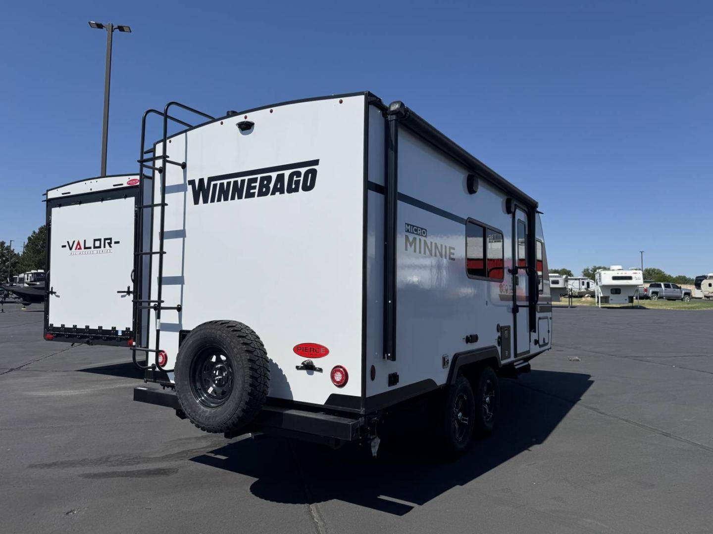 2025 Winnebago 2025 Winnebago Micro Minnie - thumbnail 4