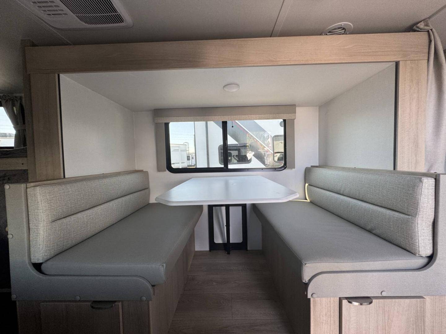 2025 Winnebago 2025 Winnebago Micro Minnie - thumbnail 12