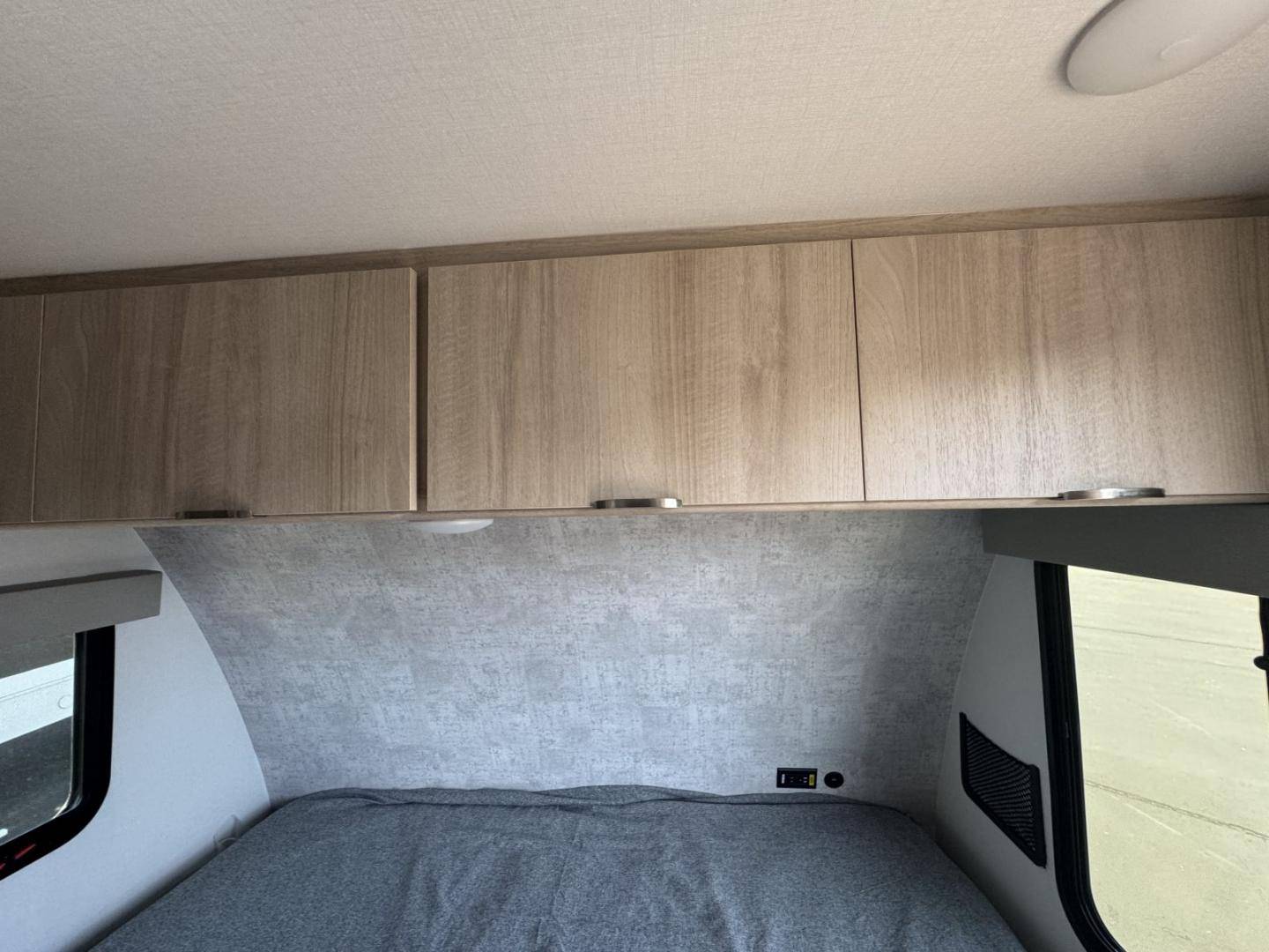 2025 Winnebago 2025 Winnebago Micro Minnie - thumbnail 15