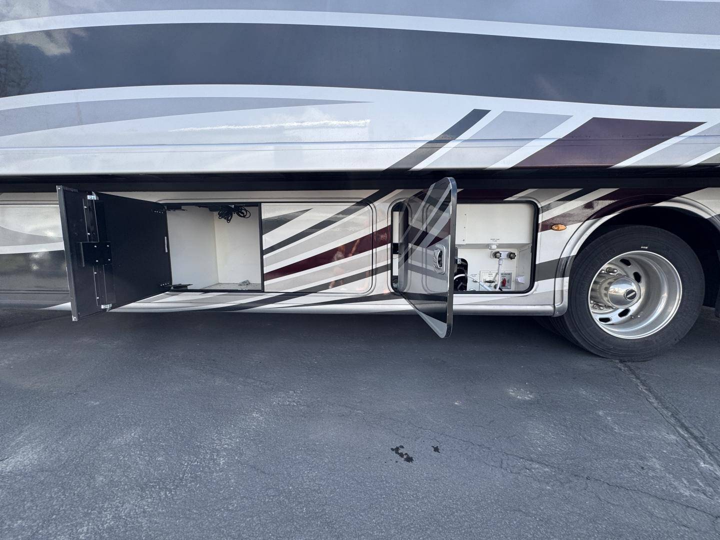 2022 Thor Motor Coach 2022 Thor Motor Coach Palazzo - thumbnail 7