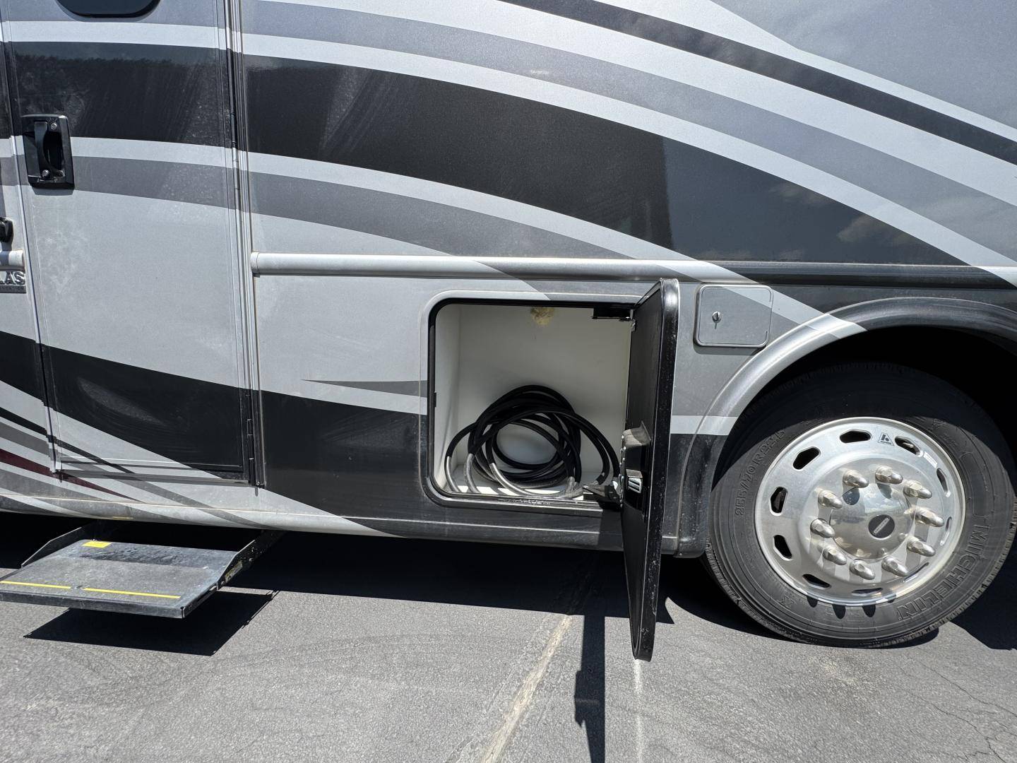 2022 Thor Motor Coach 2022 Thor Motor Coach Palazzo - thumbnail 11