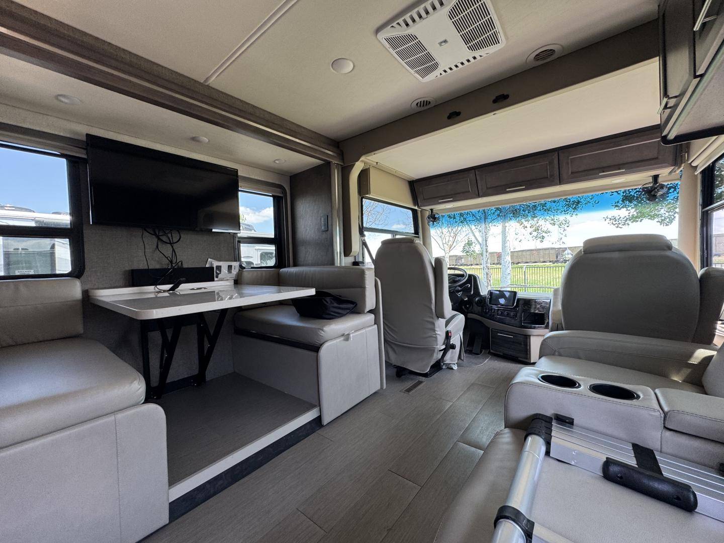 2022 Thor Motor Coach 2022 Thor Motor Coach Palazzo - thumbnail 16