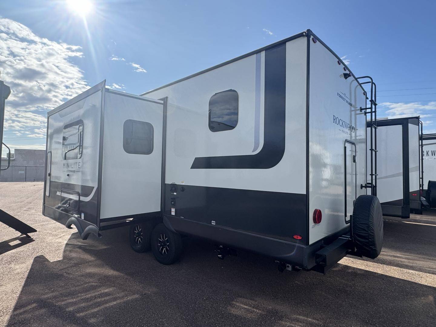 2026 Forest River RV 2026 Forest River RV Rockwood Mini Lite - thumbnail 4