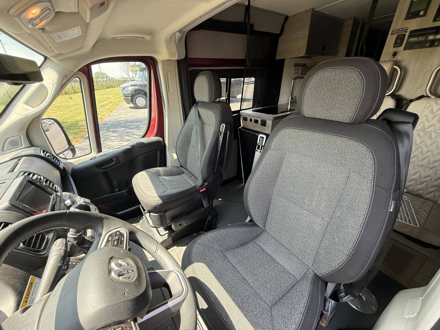 2023 Winnebago 2023 Winnebago Solis - thumbnail 9