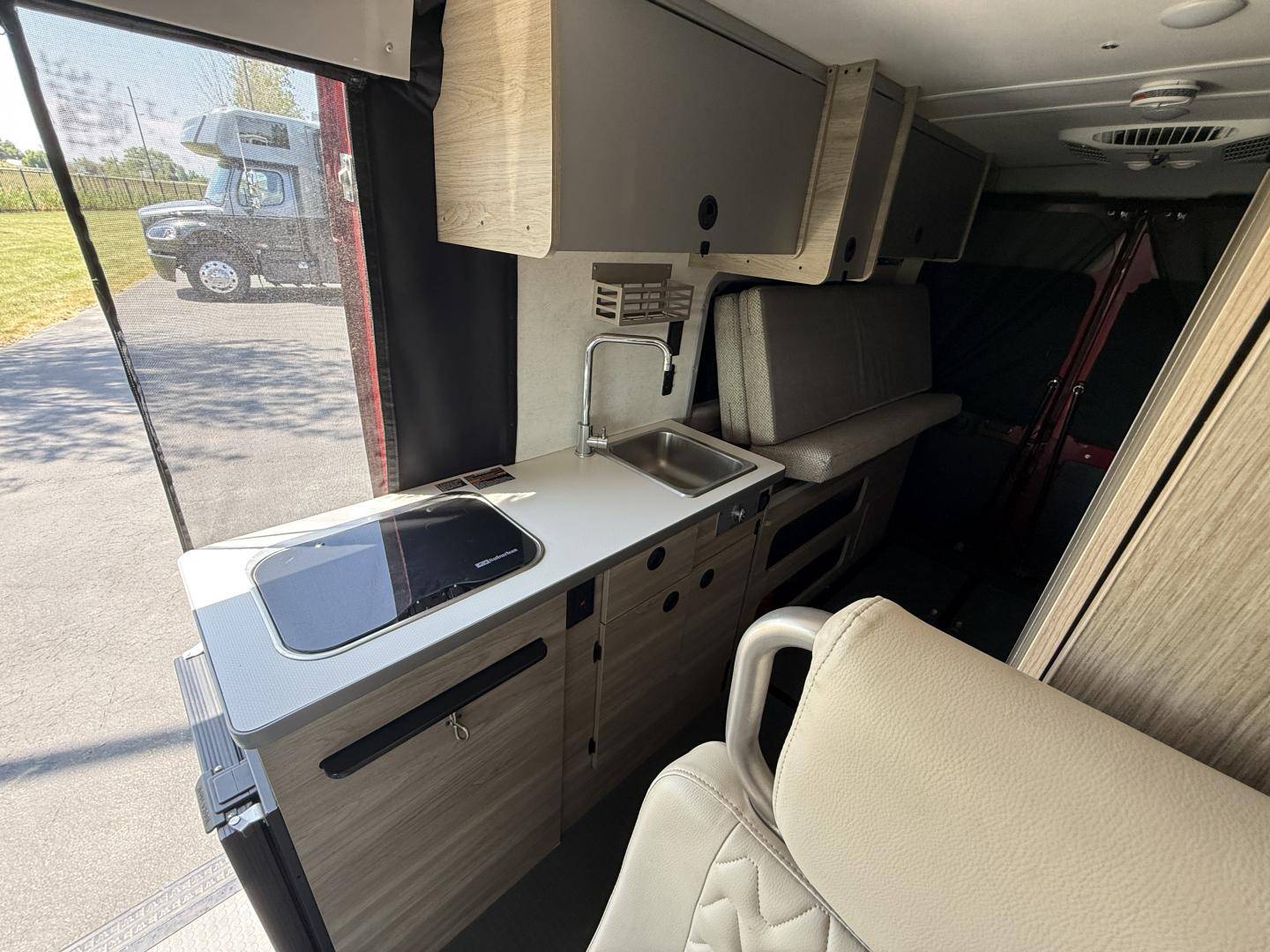 2023 Winnebago 2023 Winnebago Solis - thumbnail 15