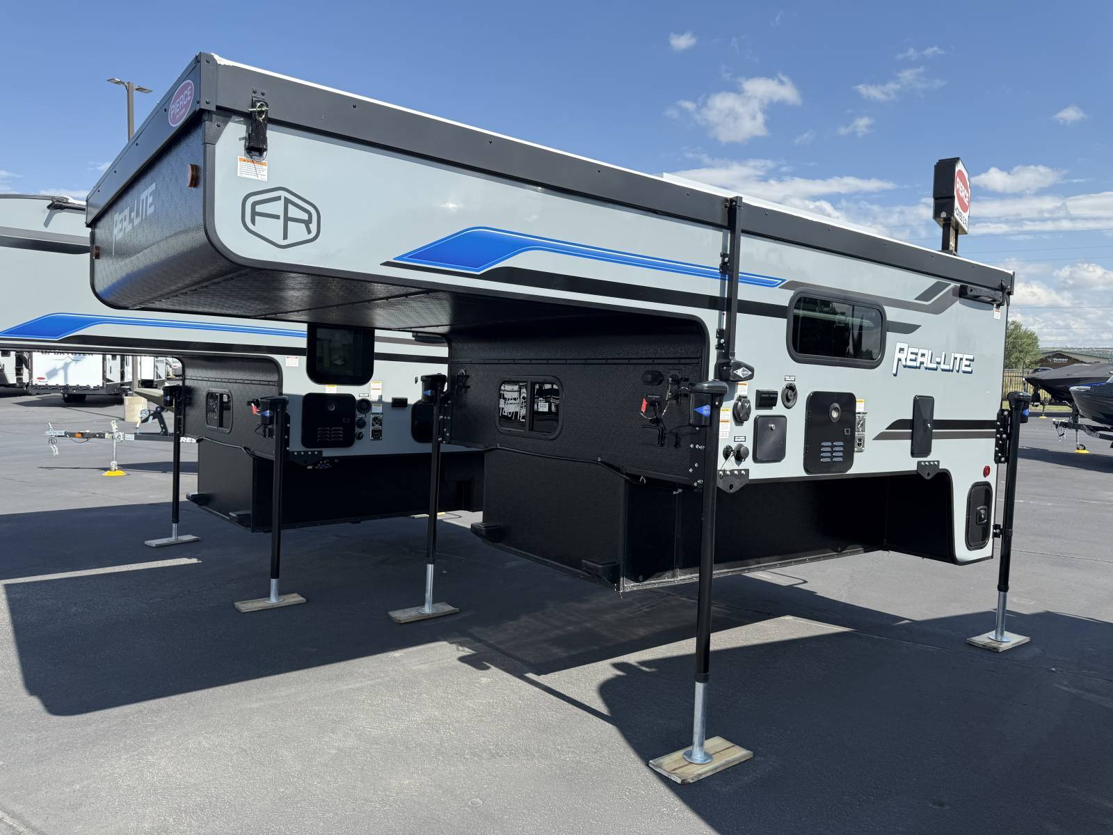 2026 Palomino 2026 Palomino Real Lite - thumbnail 4