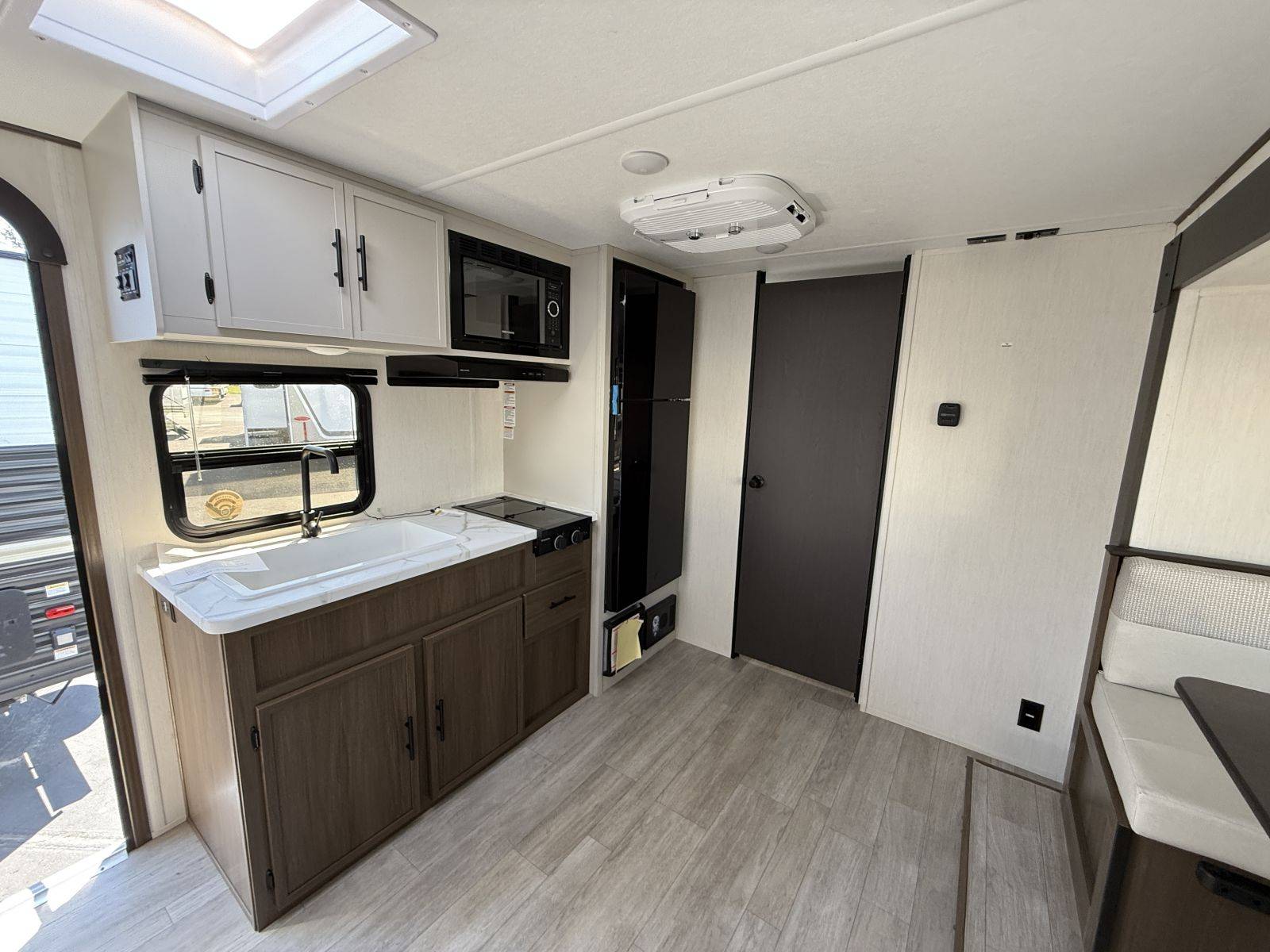 2026 Prime Time RV 2026 Prime Time RV Avenger - thumbnail 12