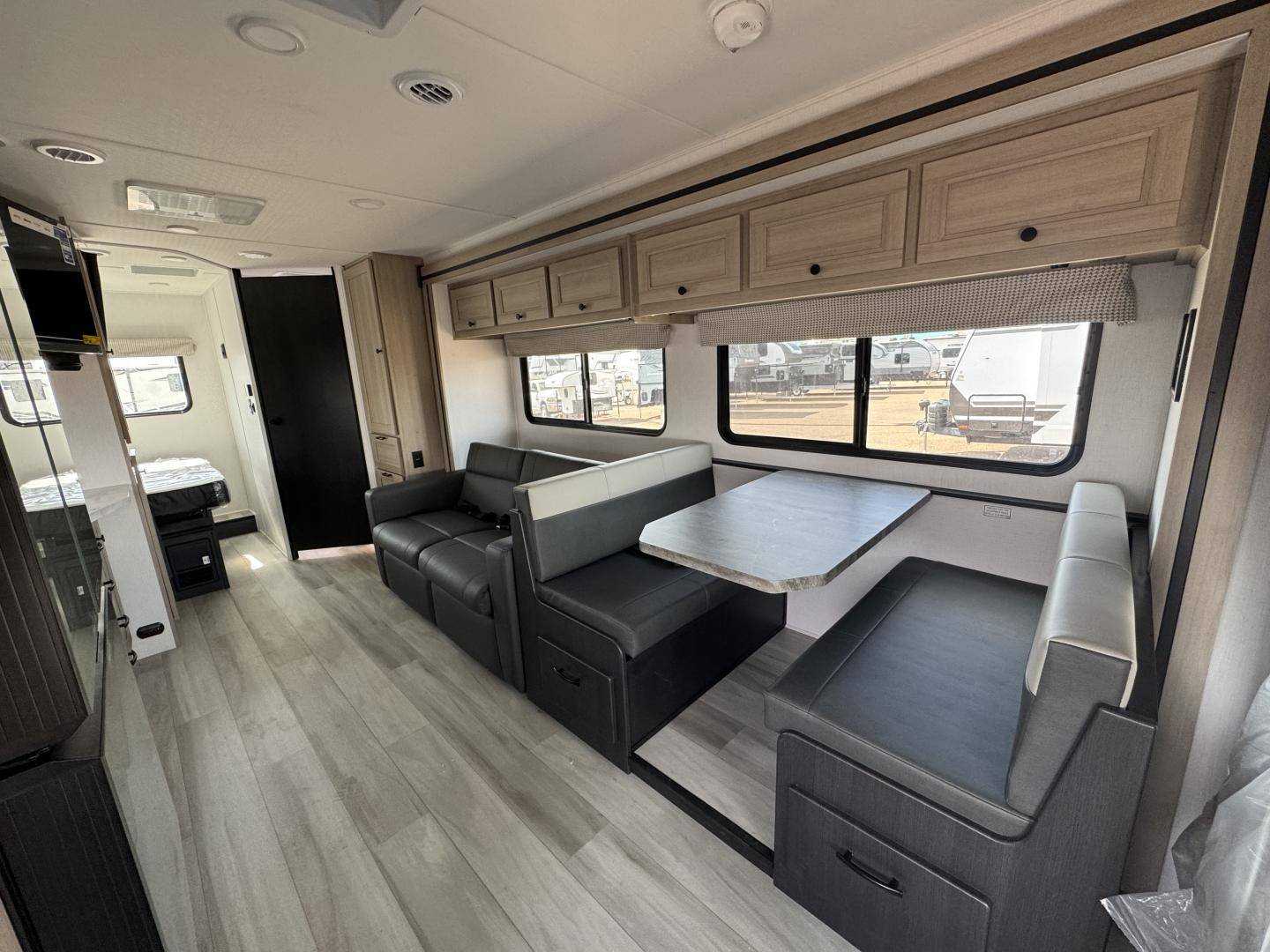 2026 Forest River RV 2026 Forest River RV Sunseeker - thumbnail 6