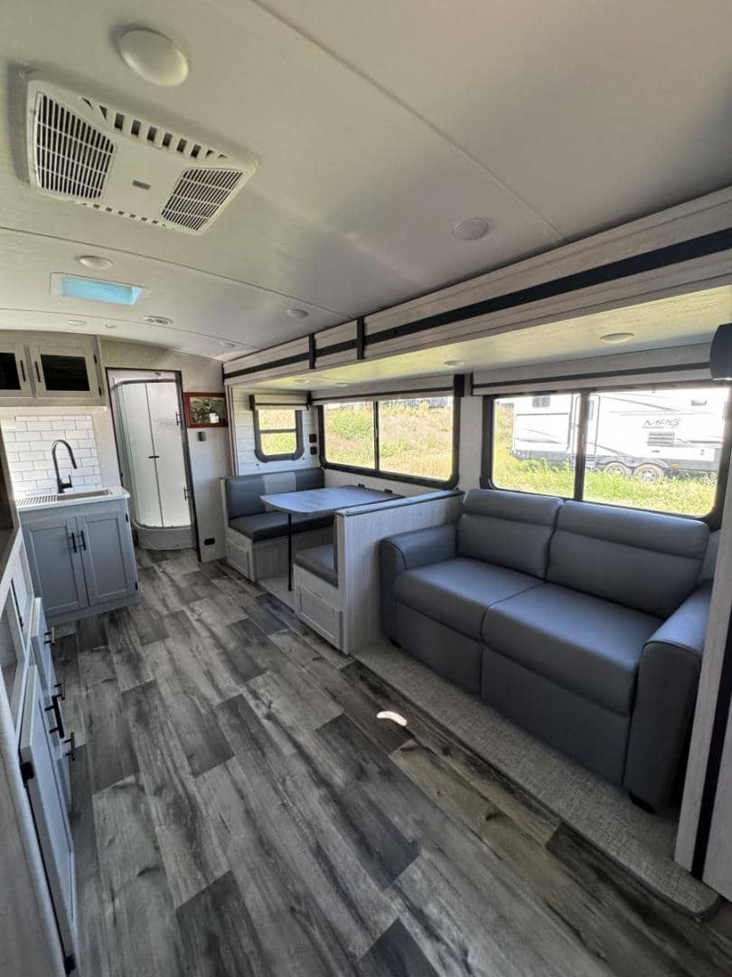 2023 CrossRoads RV 2023 CrossRoads RV Sunset Trail - thumbnail 7