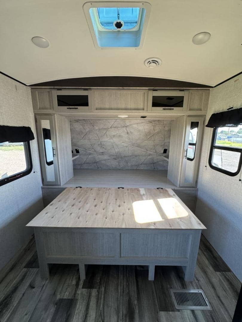 2023 CrossRoads RV 2023 CrossRoads RV Sunset Trail - thumbnail 11