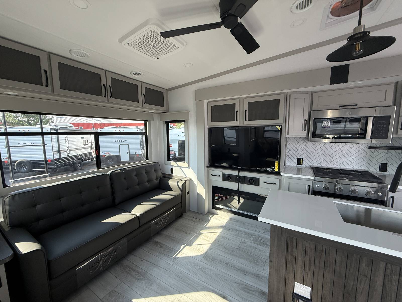 2026 Keystone RV 2026 Keystone RV Montana High Country - thumbnail 16