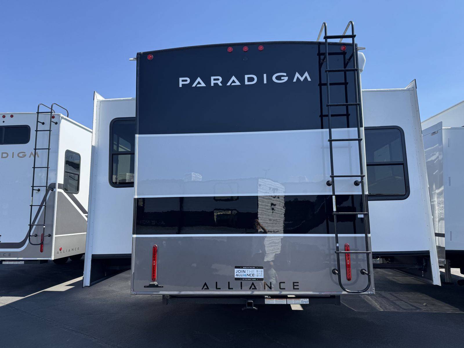 2026 Alliance RV 2026 Alliance RV Paradigm - thumbnail 4
