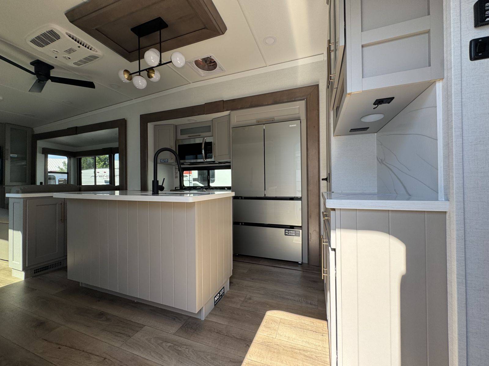 2026 Alliance RV 2026 Alliance RV Paradigm - thumbnail 10