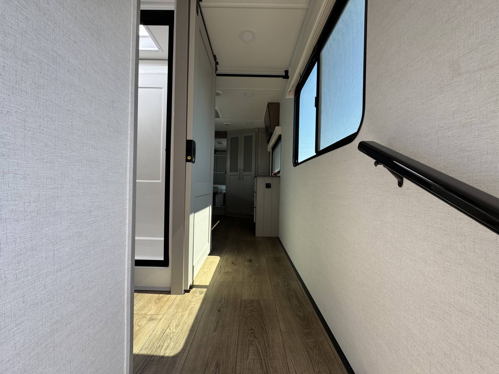 2026 Alliance RV 2026 Alliance RV Paradigm - thumbnail 12