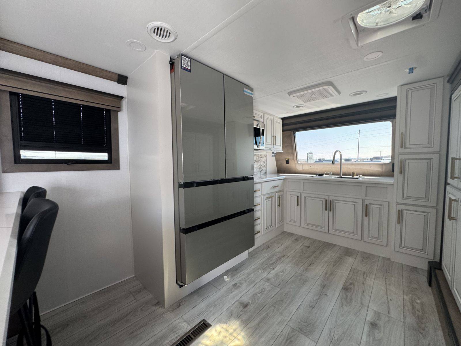 2026 Keystone RV 2026 Keystone RV Montana - thumbnail 16