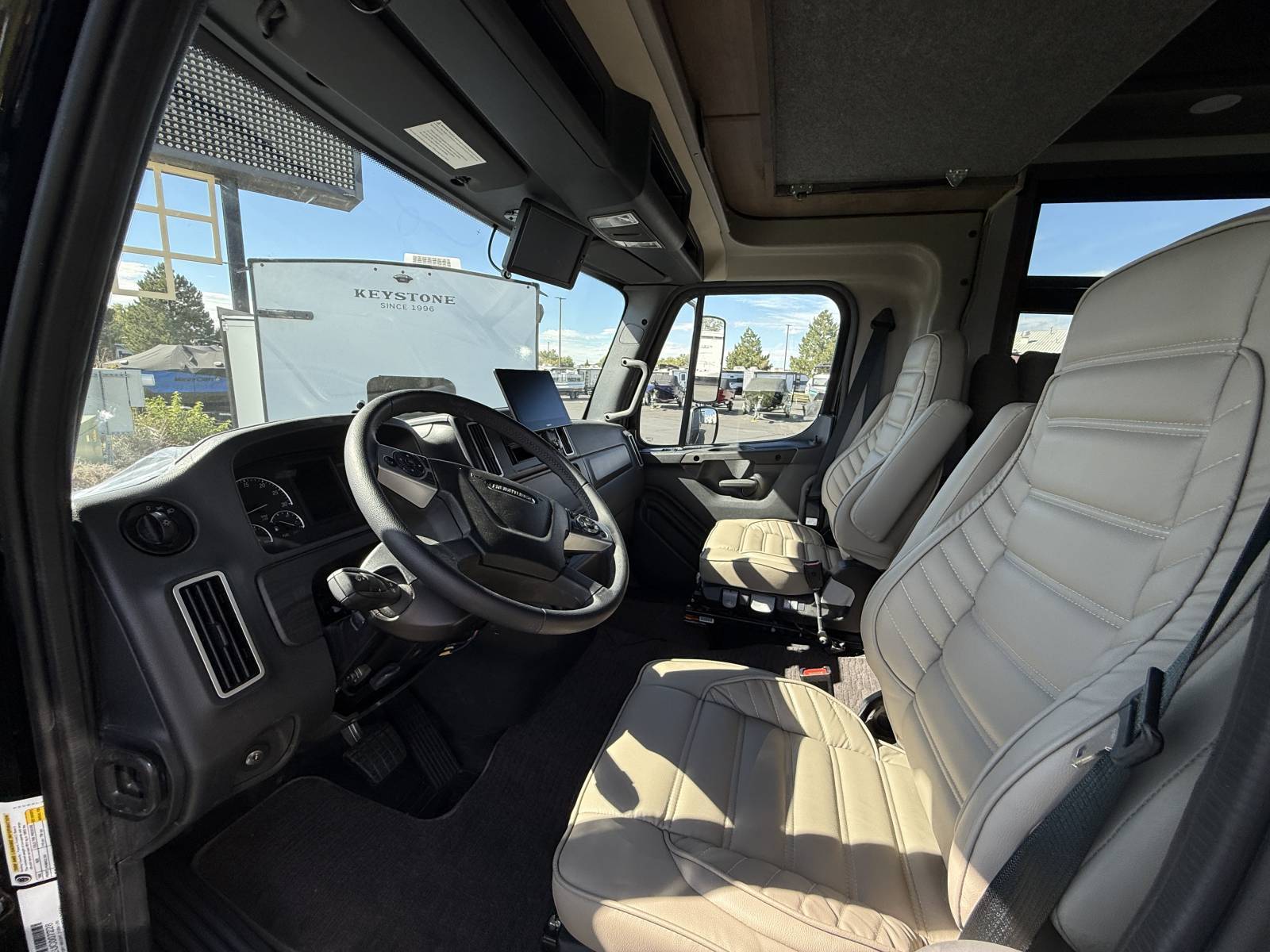 2026 Dynamax 2026 Dynamax Europa - thumbnail 16