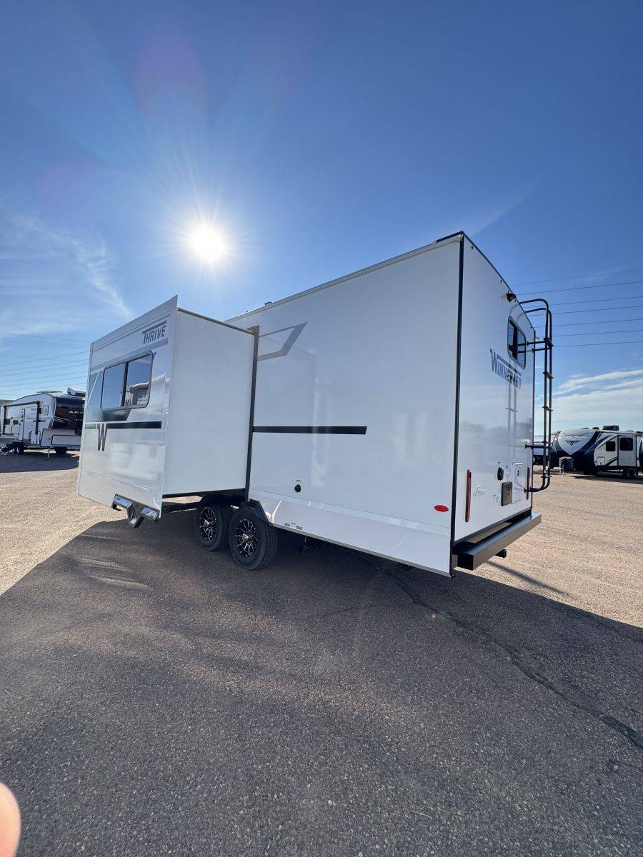 2026 Winnebago 2026 Winnebago Thrive - thumbnail 4