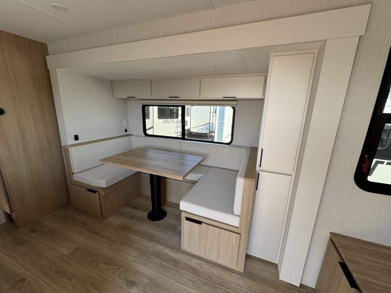 2026 Winnebago 2026 Winnebago Thrive - thumbnail 9