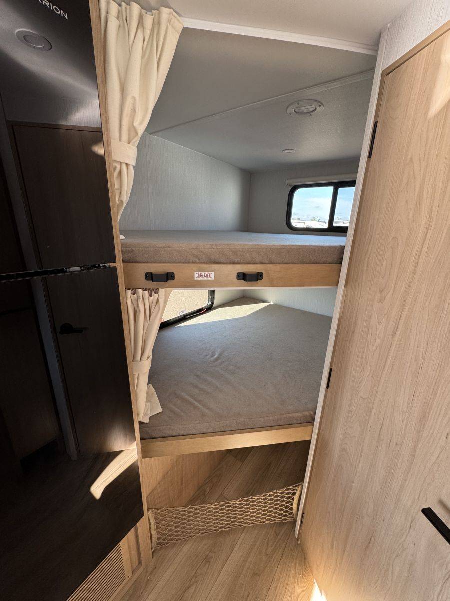 2026 Winnebago 2026 Winnebago Thrive - thumbnail 11