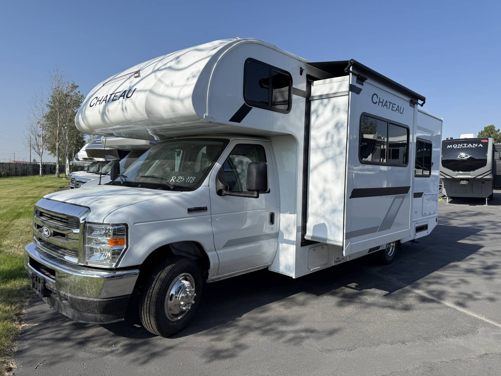 2026 Thor Motor Coach 2026 Thor Motor Coach Chateau - thumbnail 1