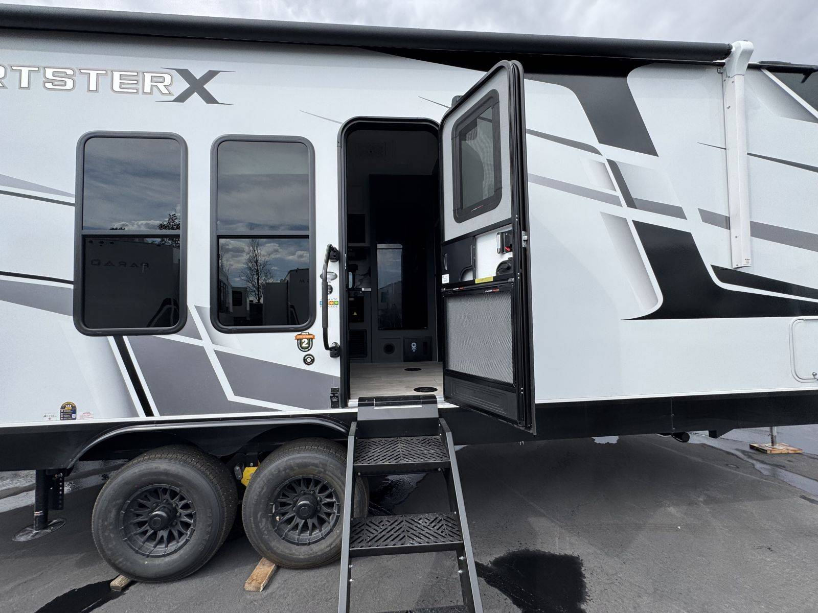 2026 KZ RV 2026 KZ RV Sportster X Toy Hauler - thumbnail 9