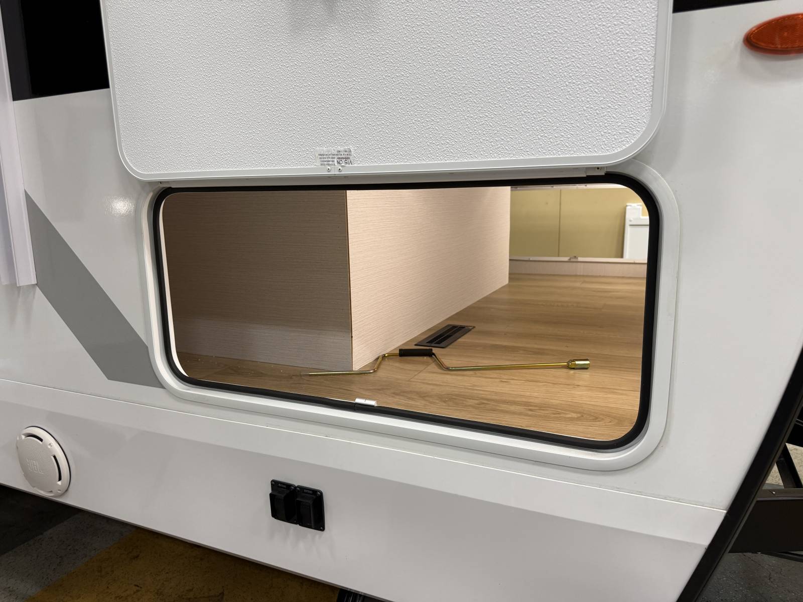 2026 Winnebago 2026 Winnebago Thrive - thumbnail 8