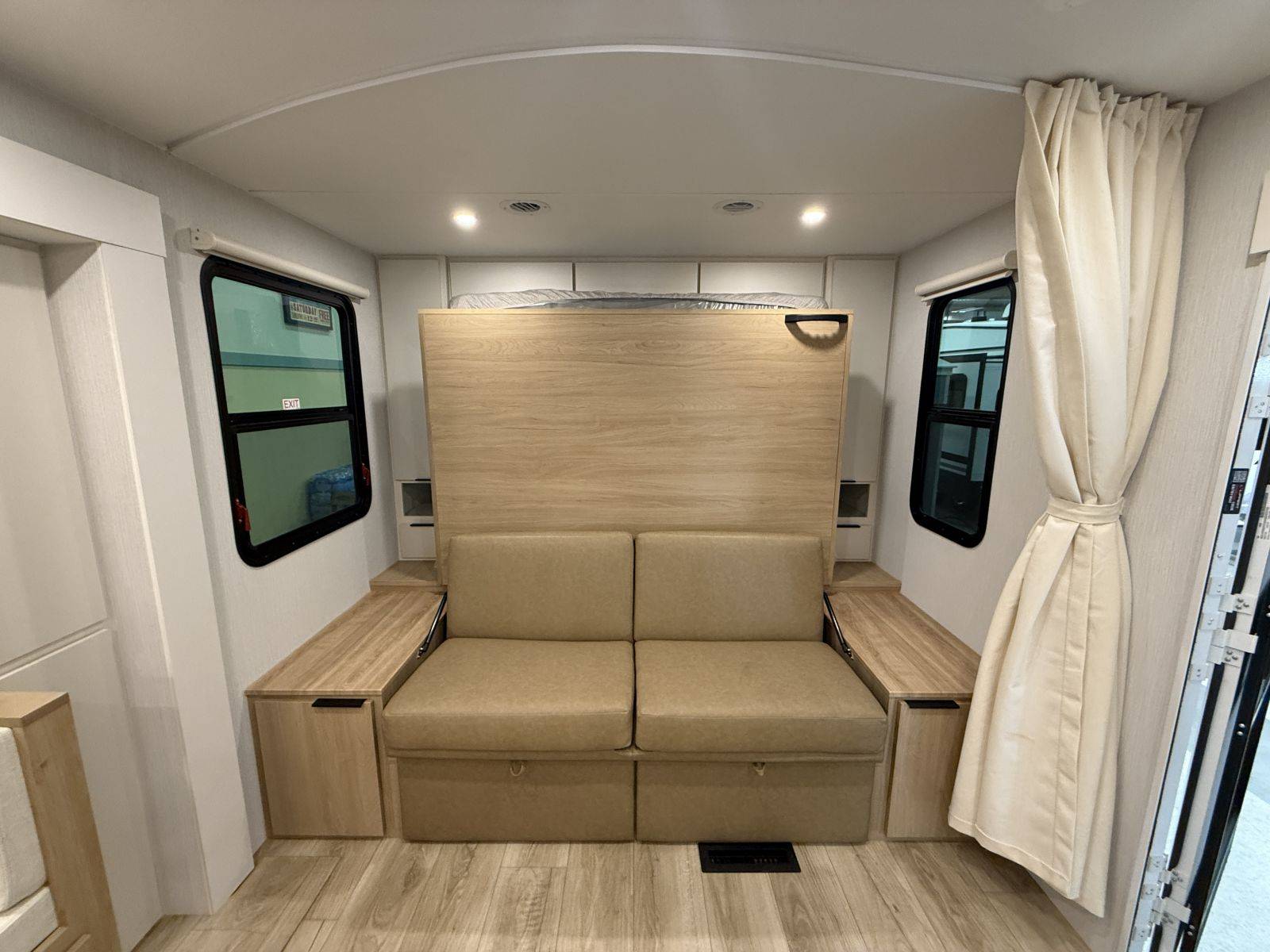 2026 Winnebago 2026 Winnebago Thrive - thumbnail 13