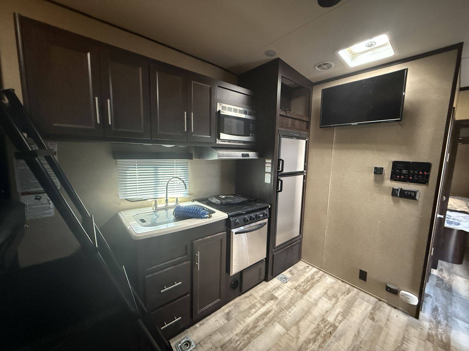 2017 Forest River RV 2017 Forest River RV XLR Nitro - thumbnail 12